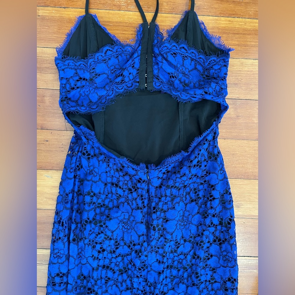 Dress - Picture 5 of 6